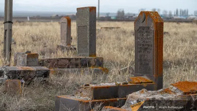 Фото. Могилы азербайджанцев в Сотке, или Борьба за наследие по-армянски