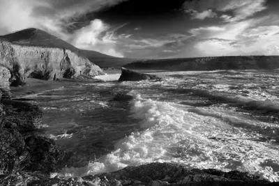 Черно-белые пляжные фото: подборка ретро кадров, от которой вам захочется  на море | GQ Россия