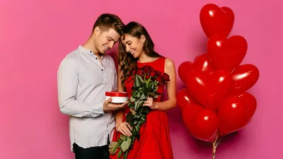 День святого Валентина 2018: что подарить на 14 февраля любимой девушке,  женщине или жене