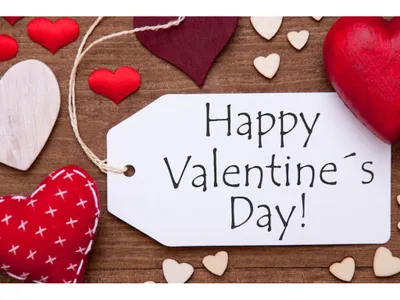 Что подарить на 14 февраля парню и девушке: 25 идей подарков на День всех  влюбленных