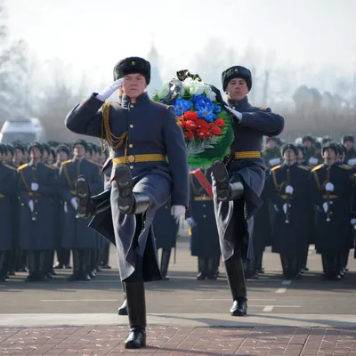 День защитника Отечества 23 февраля в России в 2023 году: суть праздника,  история