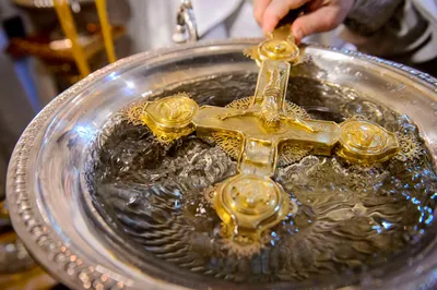 Красивые открытки к Крещению 19 января 2023: стихи и поздравления для  православных - sib.fm