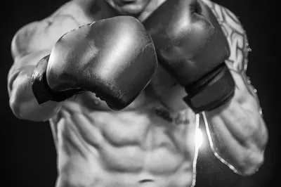 Картинка на рабочий стол ринг, красиво, брызги, удар, бокс, спорт 2560 x  1440