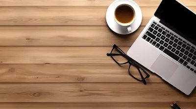 Рабочий стол : Ноутбук для ноутбука с калькулятором и чашкой кофе с  пирожными смартфонов ручки Стоковое Изображение - изображение насчитывающей  примечание, бутика: 184605675