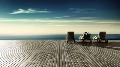 Обои шезлонги, деревянный пол, отдых, небо, берег картинки на рабочий стол,  фото скачать бесплатно