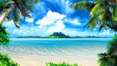 Обои на рабочий стол Пальмы, пляж, отдыхающие люди, море, горы и облака,  обои для рабочего стола, скачать обои, обои бесплатно