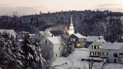обои зимняя деревня, рождественские сцены картинки, рождество, снежная  сцена фон картинки и Фото для бесплатной загрузки