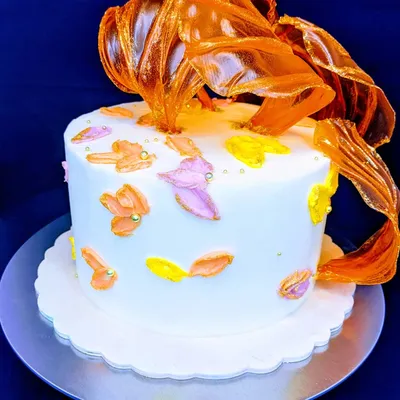 Купить Свадебный торт №146 — 930 грн/кг*С учетом декора Cupcake Studio 2022
