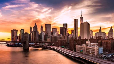 Обои на рабочий стол Город New York, USA / Нью-Йорк, США на закате, вид на  Brooklyn Bridge / Бруклинский мост и Manhattan / Манхеттен, обои для  рабочего стола, скачать обои, обои бесплатно