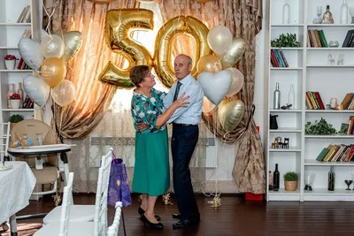 Бесплатные шаблоны приглашений на Золотую свадьбу | Скачать дизайн и макет  пригласительных на 50 лет свадьбы онлайн | Canva