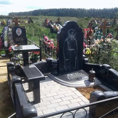 Надгробный памятник со Скорбящей - купить в интернет-магазине.