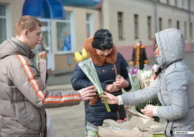 Накануне 8 марта в Полоцке царит настоящий цветочный бум — Полоцк. Полоцкий  вестник. Новости Полоцка и Полоцкого района