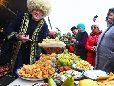 Поздравление руководства района с праздником весны Новруз-Байрам