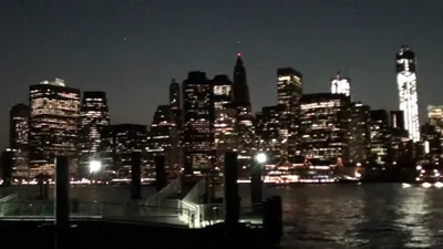 Город Нью Йорк ночью с красивого …» — создано в Шедевруме
