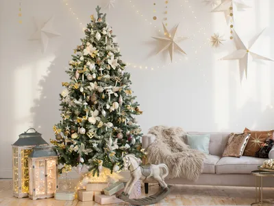 Новогодняя елка из нобилиса с декором \"Праздничная\"