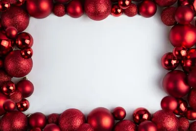 Подвесные новогодние шары на белом фоне :: Стоковая фотография ::  Pixel-Shot Studio