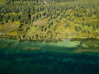 Красивая природа озера горы Стоковое Изображение - изображение  насчитывающей ландшафт, банка: 56879973