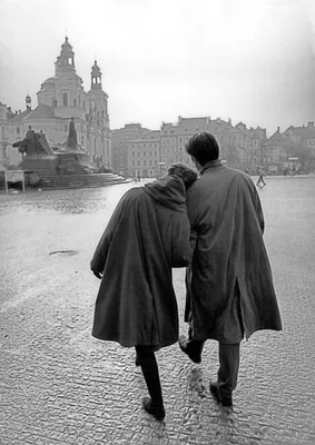 Черно-белые силуэты пар в влюбленности Стоковое Фото - изображение  насчитывающей любовники, нежность: 65219646