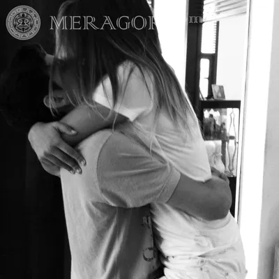 MERAGOR | Парень и девушка обнимашки без лица