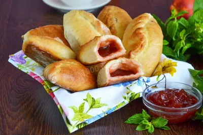 Тонкие пирожки с картошкой на сковороде рецепт с фото пошагово - 1000.menu