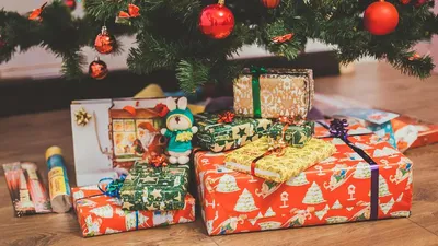 Что подарить семейной паре на Новый год? Полезные подарки на двоих -  Полезные советы – KOLUNDROV