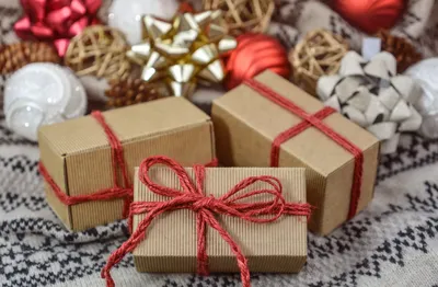Что подарить на Новый год семье, друзьям: варианты и идеи подарков |  Женщина мечты | Идеи подарков, Подарки, Идеи рождественских подарков