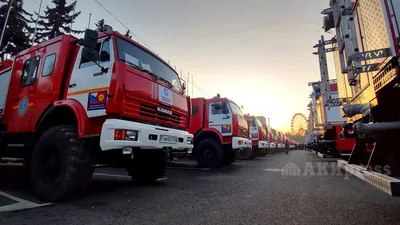Ключи от новых пожарных машин получили четыре пожарных части Камчатки