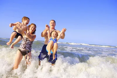 Отдых на море с детьми 2022: 8 лучших мест для отдыха в Украине