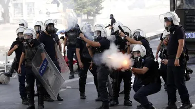 Полиция применила водометы против демонстрантов в Париже - РИА Новости,  22.11.2020