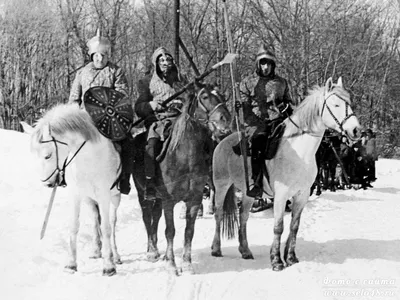 Масленица - один из самых почитаемых русских праздников, символизирующих проводы  зимы и обновление природы Традиции празднования Масленицы уходят далеко  вглубь нашей истории. Но так же, как и раньше, этот праздник принято  встречать