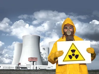 Знак радиации на белом фоне Иллюстрация штока - иллюстрации насчитывающей  радиоактивно, ядерно: 181985368