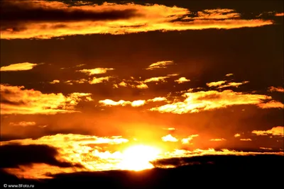 Рассвет ясного неба, спокойной воды Стоковое Фото - изображение  насчитывающей солнце, восхитительно: 105505542