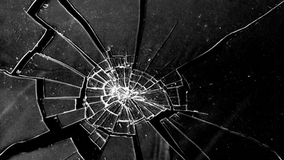 Взорвать разбитого стекла и треснутого Стоковое Изображение - изображение  насчитывающей удар, конспектов: 178755271