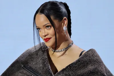 Rihanna Spotted in L.A. Debuting Sleek Honey-Blonde Hair | Teen Vogue