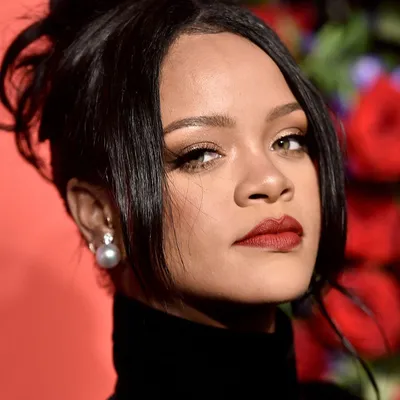 Rihanna Says Being Fashionable While Pregnant Is a Fun 'Challenge'