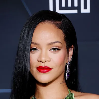Rihanna Just Keeps Getting Blonder and Blonder by the Minute — See the  Photos | Allure
