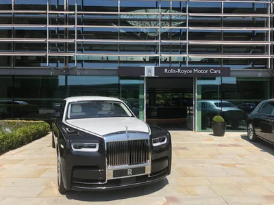 Rolls-Royce's Luxe Interior Makes It Worth the $420,000 Price: Photos