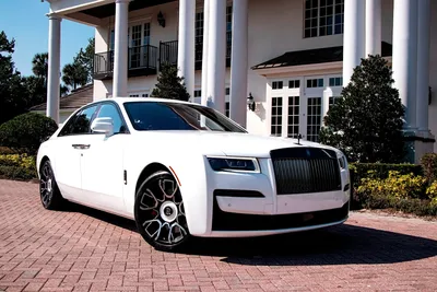 Premium Rental Benefits of Rolls-Royce | Hertz Dream Collection