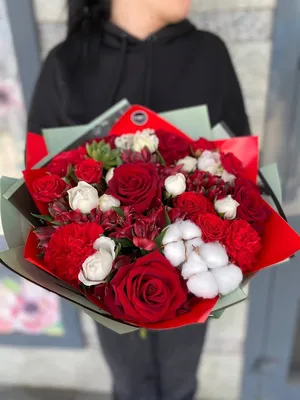 Букет \"Шляпная коробка Розы на снегу\" с доставкой в Вышнем Волочке —  Фло-Алло.Ру, свежие цветы с бесплатной доставкой