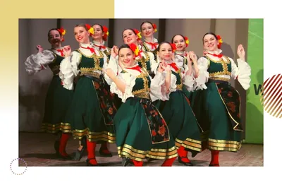 Самопляс - Современные русские народные танцы, так же, как и танцы наших  предков отличаются детской наивностью, легкостью, поэтичностью. Когда  видишь исполнение народного танца, невольно осознаешь, что такие движения и  рисунки могли родиться