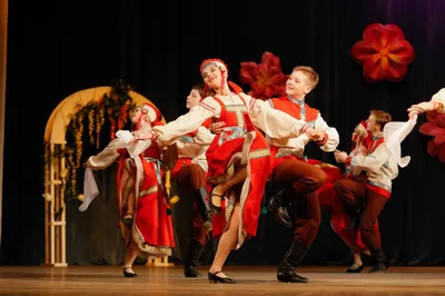 Танцы русские народные и их особенности | \"Salsa Boom\" - школа танцев