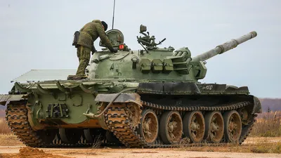 Размотали» с 10 километров: русский танк красиво разбил американскую БМП