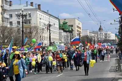 Публикация VK. Открытка к празднику 1 мая праздник весны и труда.  Минималистичный пост красного цвета вконтакте для праздника | Flyvi