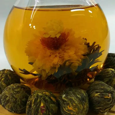 Экзотический зеленый чай с цветами в стеклянном чайнике на светлом фоне ::  Стоковая фотография :: Pixel-Shot Studio