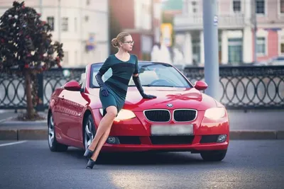 Сочные фото популярных девушек с машинами. Завёл бы мотор? | Новое Радио |  Дзен