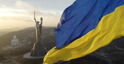 День Государственного флага Украины. Как поздравить в стихах, прозе и SMS.  Открытки ко Дню флага