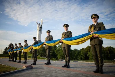День флага Украины - поздравления в стихах и прозе с фото