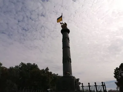 Круглая площадь с монументом Славы Полтава | Apartila