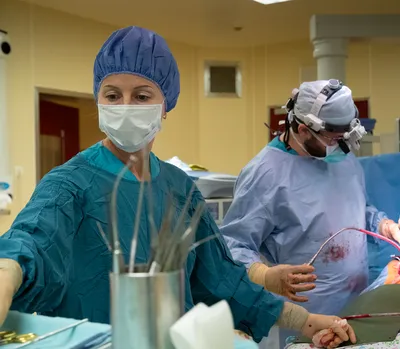Открытки и поздравления безукоризненной медсестре в Международный день операционной  медицинской сестры 15 февраля