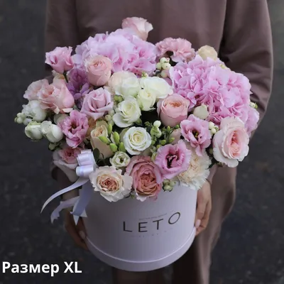Пионы, розы и эустомы в коробке за 10310 ₽ с доставкой по Москве
